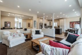 Property listing for 1363 Upper Paradise Rd., Hamilton, ON