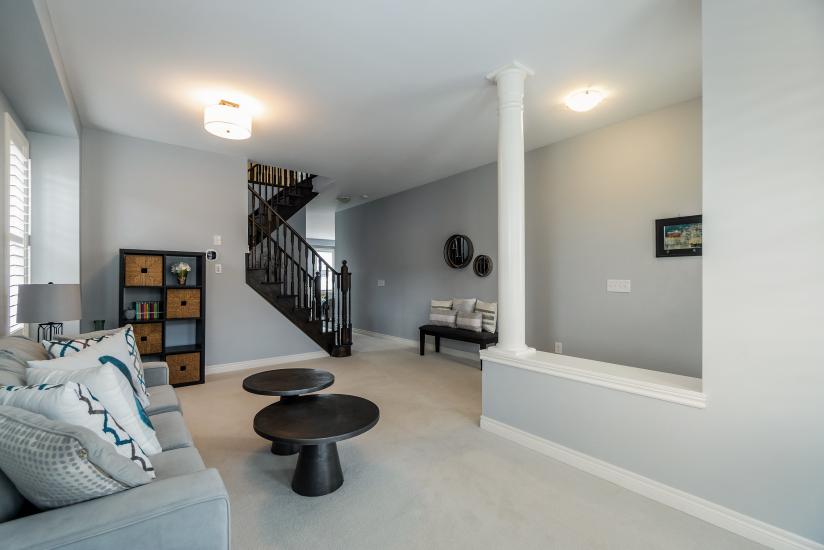 Property listing for 124 Springview Dr., Waterdown, Ontario