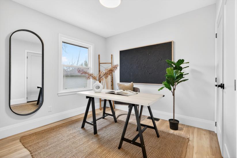 Property listing for 330 East 15th St, Hamilton, ON