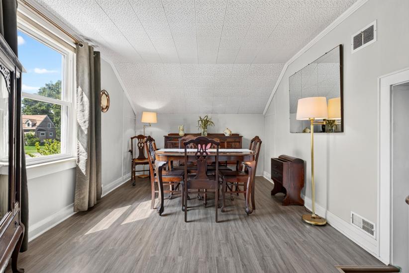 Property listing for 109 Linwood Ave., Port Colborne, ON