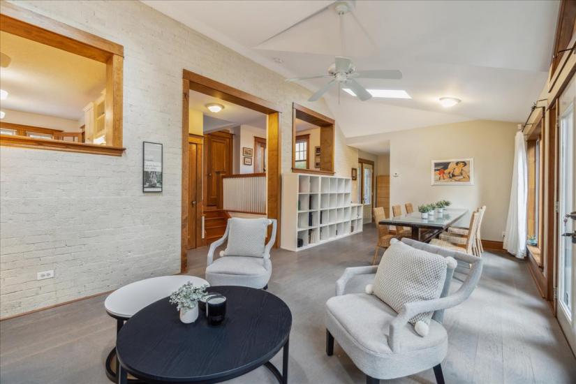 Property listing for 160 Dalewood Cres., Hamilton, ON