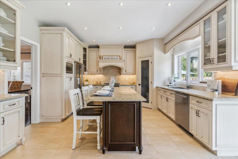 Property listing for 60 Pumpkin Pass, Binbrook, ON