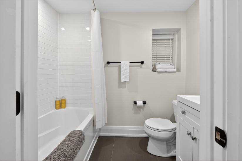 Property listing for 11 Barnesdale Ave. N., Hamilton, ON