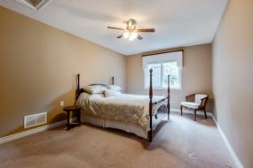 Property listing for 22 Red Haven Dr., Grimsby, ON