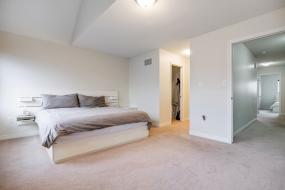 Property listing for #5-370 Stonehenge Dr., Ancaster, ON