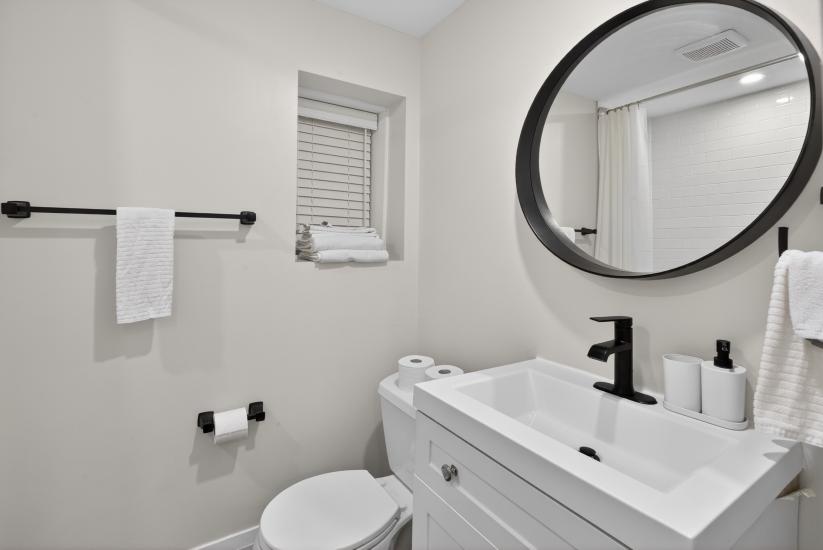 Property listing for 11 Barnesdale Ave. N., Hamilton, ON