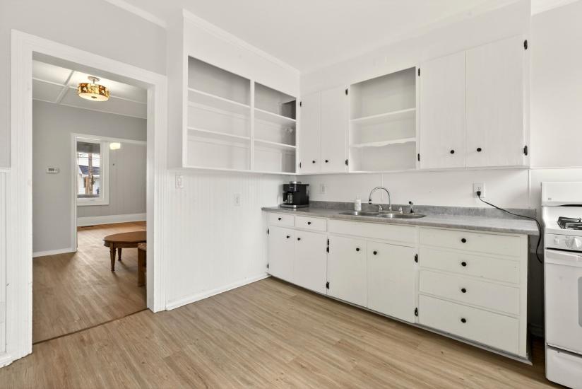 Property listing for 1236 Cannon St. E., Hamilton, ON
