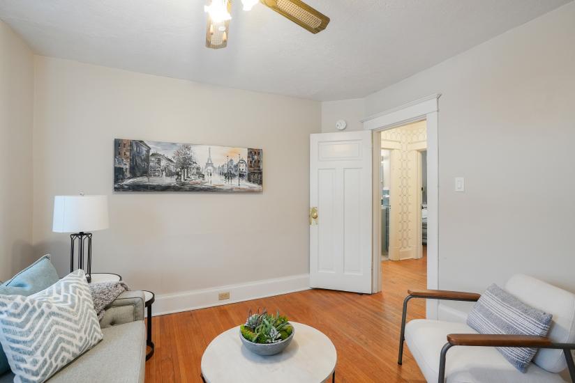 Property listing for 115 Balsam Ave S, Hamilton, ON