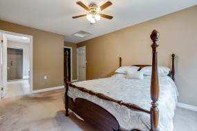 Property listing for 22 Red Haven Dr., Grimsby, ON