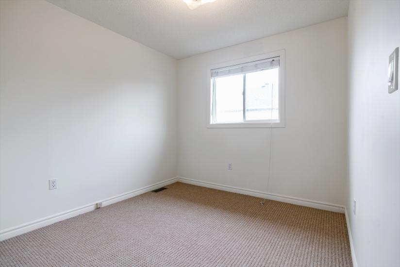 Property listing for #24-39 Pinewoods Dr., Stoney Creek, Ontario