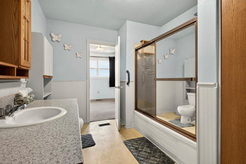 Property listing for 958 Highland Rd. E., Stoney Creek, ON