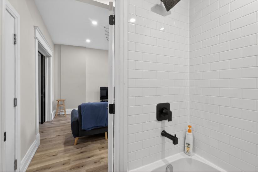 Property listing for 11 Barnesdale Ave. N., Hamilton, ON