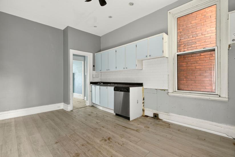 Property listing for 86 Sherman Ave. N., Hamilton, ON