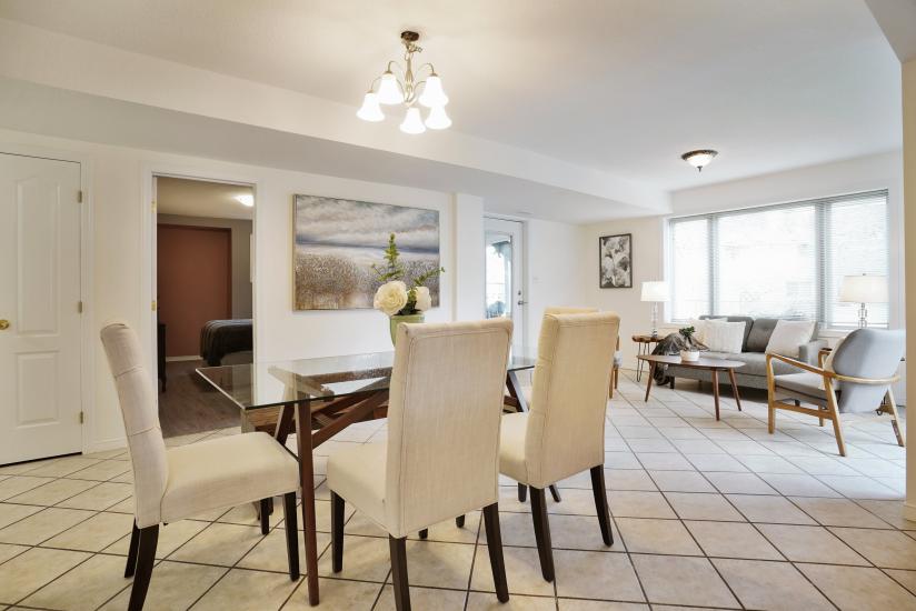 Property listing for 154 Hepburn Cres., Hamilton, ON