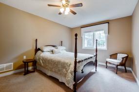 Property listing for 22 Red Haven Dr., Grimsby, ON