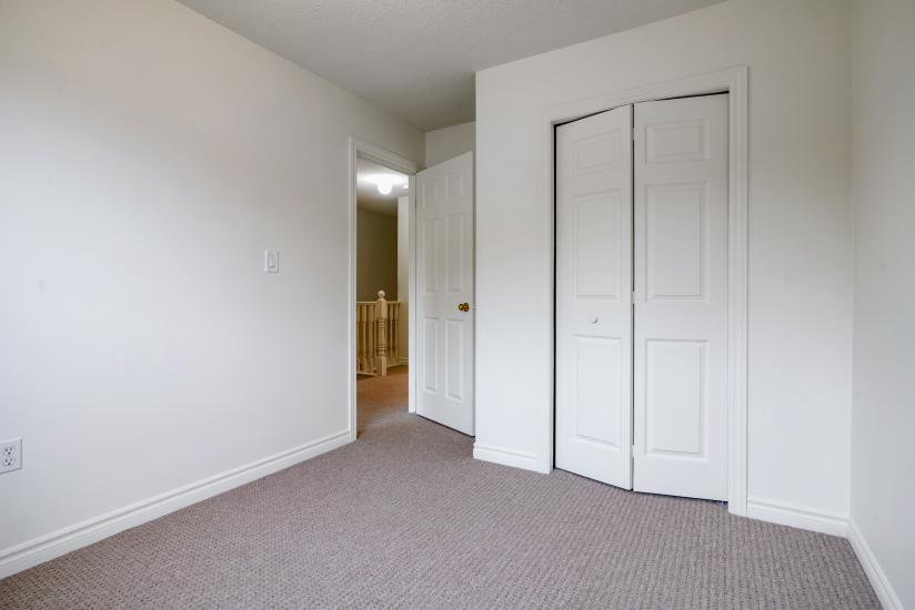 Property listing for #24-39 Pinewoods Dr., Stoney Creek, Ontario