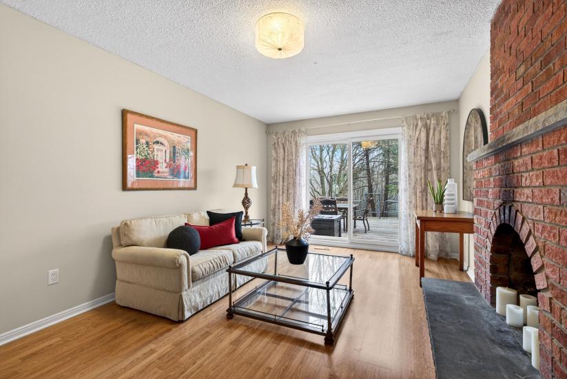 Property listing for 103 Turnbull Rd., Dundas, ON