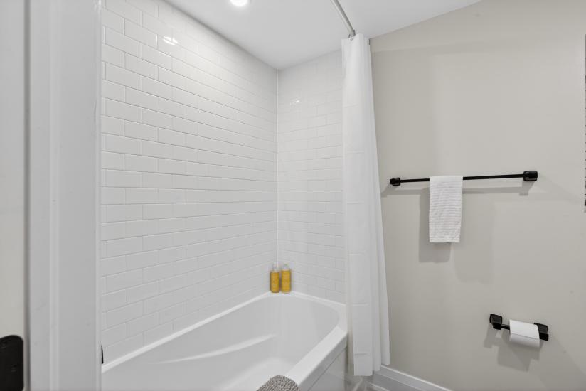 Property listing for 11 Barnesdale Ave. N., Hamilton, ON