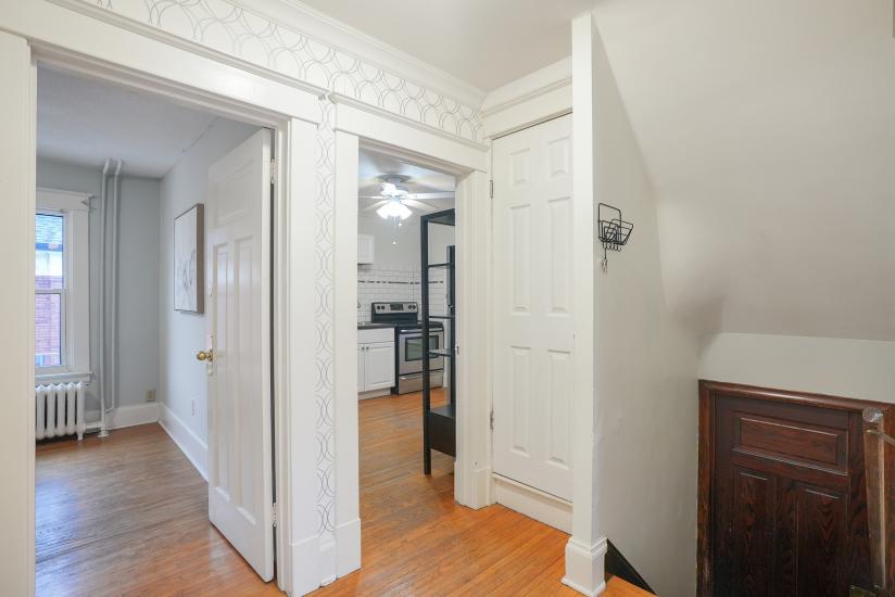 Property listing for 115 Balsam Ave S, Hamilton, ON