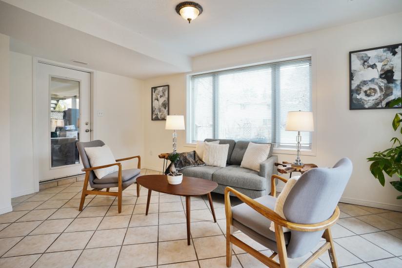 Property listing for 154 Hepburn Cres., Hamilton, ON