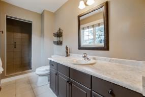 Property listing for 22 Red Haven Dr., Grimsby, ON