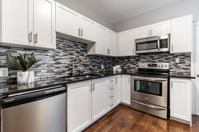 Property listing for 9 Blythe St., Hamilton, ON