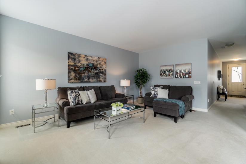 Property listing for 124 Springview Dr., Waterdown, Ontario