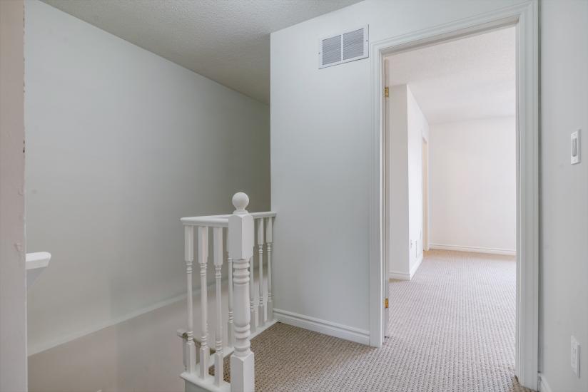 Property listing for #24-39 Pinewoods Dr., Stoney Creek, Ontario