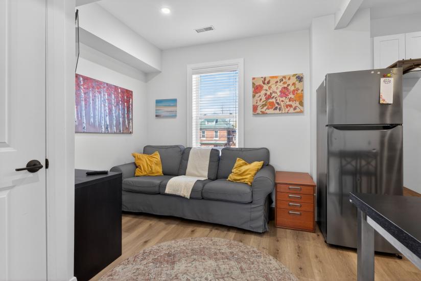 Property listing for 11 Barnesdale Ave. N., Hamilton, ON