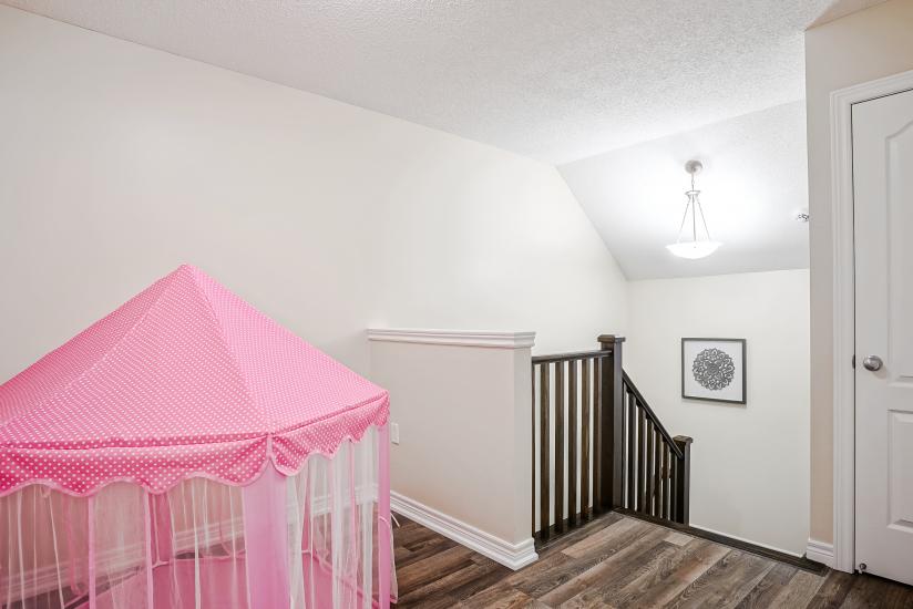 Property listing for 104 Myers Lane, Ancaster, ON