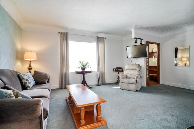 Property listing for 14 Durham Rd., Hamilton, ON