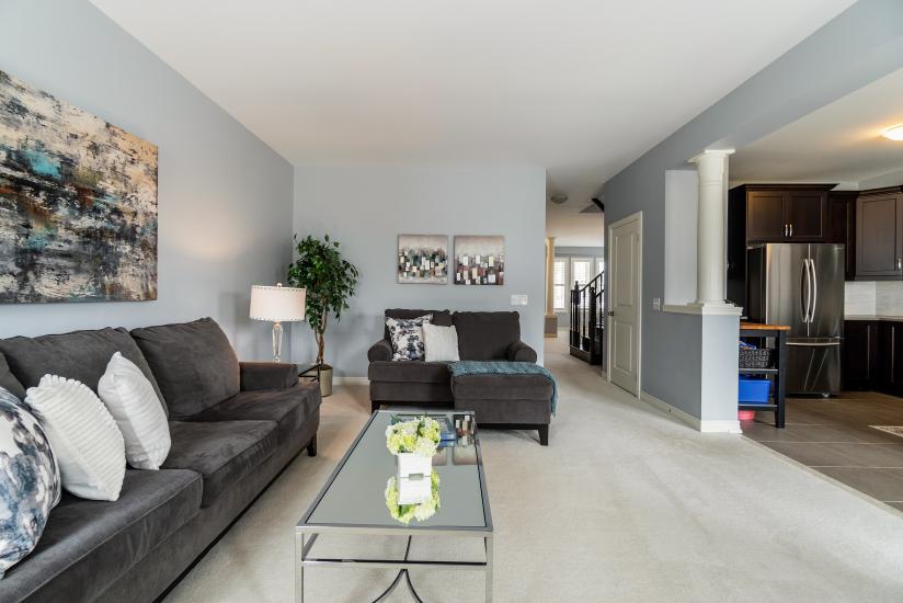 Property listing for 124 Springview Dr., Waterdown, Ontario