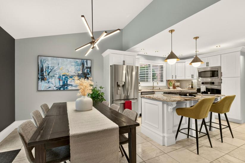 Property listing for 667 Sandcherry Dr., Burlington, ON