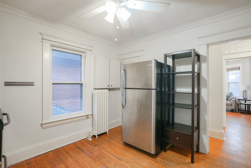 Property listing for 115 Balsam Ave S, Hamilton, ON