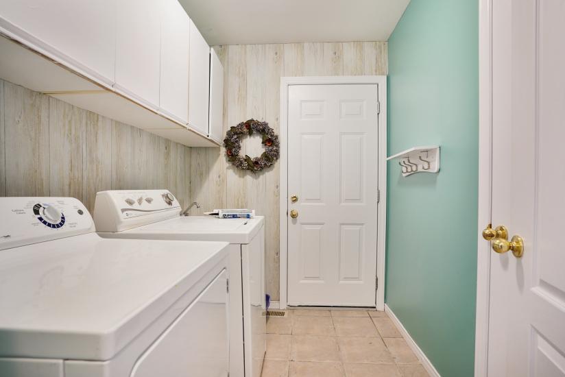 Property listing for 154 Hepburn Cres., Hamilton, ON
