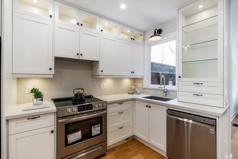 Property listing for 24 Norway Ave, Hamilton, ON