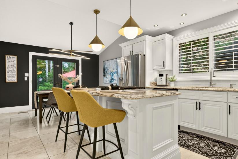 Property listing for 667 Sandcherry Dr., Burlington, ON