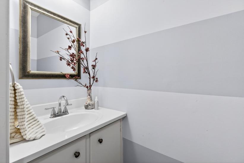 Property listing for 103 Turnbull Rd., Dundas, ON