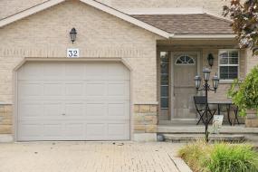 Property listing for 32 Woodbank St., Stoney Creek, ON