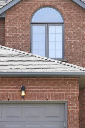 Property listing for 39 Benvenuto Cres., Hamilton, ON