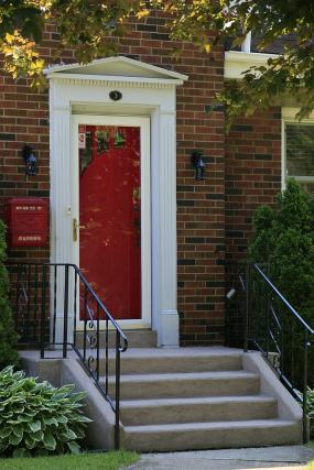 Property listing for 3 Tweedsmuir Ave., Dundas, ON