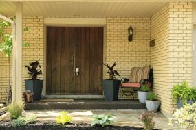 Property listing for 36 Terrace Dr., Dundas, ON