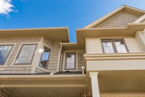 Property listing for 40 Dennis Dr., Smithville, ON