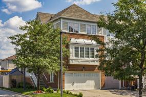 Property listing for #4-7 Sirente Dr., Hamilton, ON