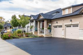 Property listing for 10 Kopperfield Lane, Glancaster, ON