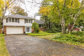 Property listing for 675 Scenic Dr., Hamilton, ON