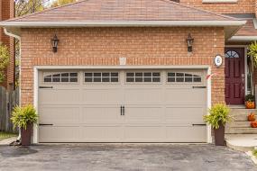Property listing for 6 Highbury Dr., Hamilton, ON
