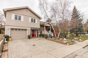 Property listing for 128 York Rd., Dundas, ON