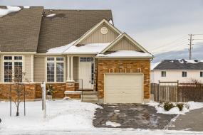 Property listing for 4346 Lindsey Cres., Beamsville, ON