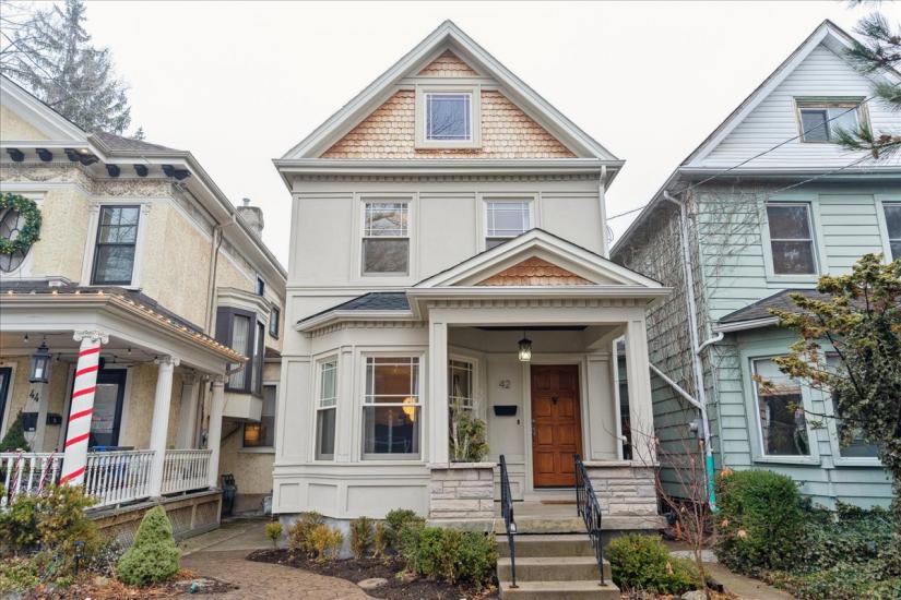 Property listing for 42 Chatham St., Hamilton, ON